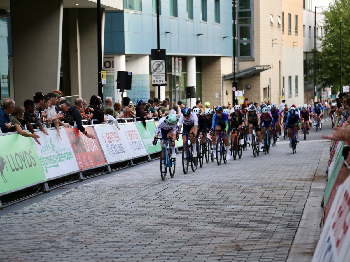 Some photos of the 2025 <a href="/BritishCycling/">British Cycling</a> Lloyds National Circuit Series <a href="/SchwalbeUK/">Schwalbe Tyres UK</a> Women’s <a href="/SheffGrandPrix/">Sheffield Grand Prix</a> that took place around the city centre last night! 🚴🏻‍♀️ #Sheffield