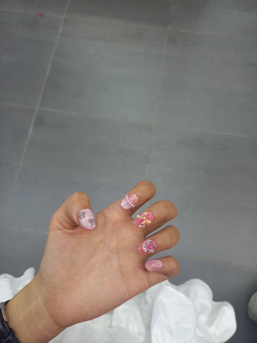 floofuffle's tweet image. Bertemu pacar bawa selingkuhan 💗