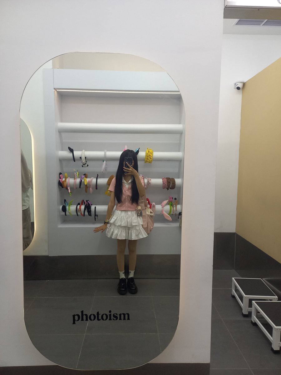 floofuffle's tweet image. Bertemu pacar bawa selingkuhan 💗