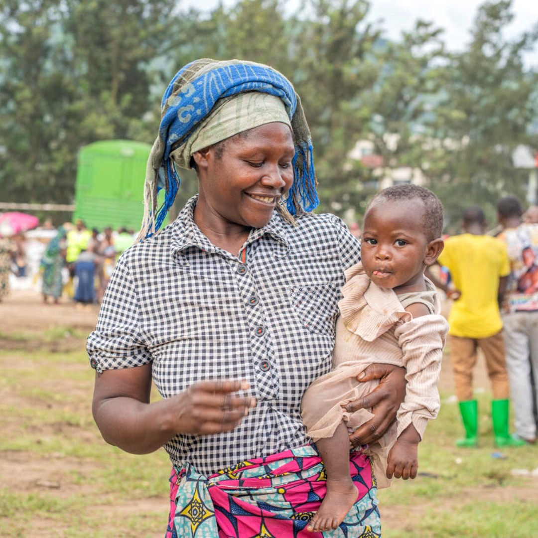 WFP_Africa's tweet image. "WFP’s support takes the pressure off, it complements the little we have."
Wivine is one of over 5 million people uprooted by conflict in northeast #DRC. With WFP food assistance and nutrition training, she’s rebuilding her life and learning to cook healthy meals for her family.