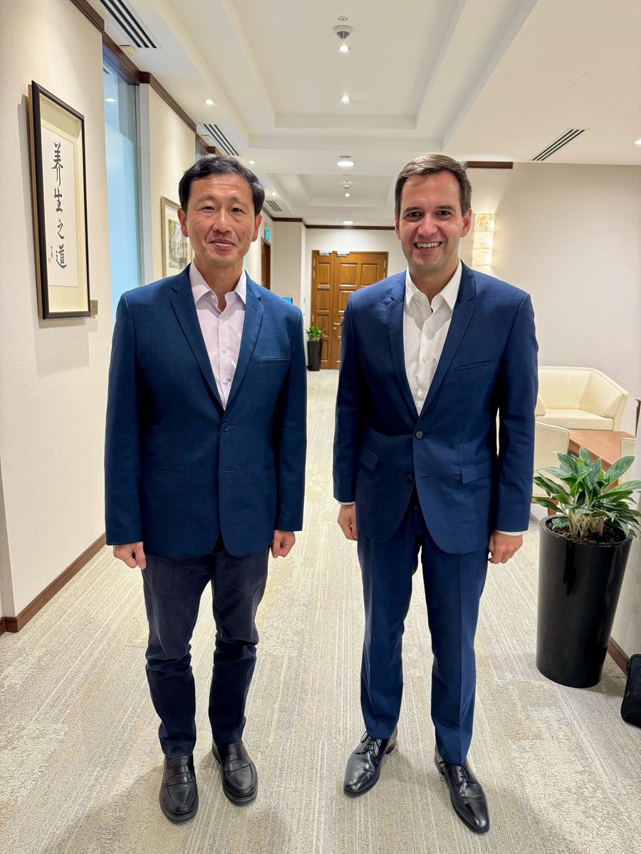 UNITE Parliamentarians Network for Global Health (@unite_mpnetwork) on Twitter photo UNITE President Dr. <a href="/RBaptistaLeite/">Ricardo B. Leite</a> met with Minister of Health Ong Ye Kung to discuss Singaporeโs leadership in digital health and innovation. Together, we can build smarter, fairer health systems for all. UNITE President Dr. <a href="/RBaptistaLeite/">Ricardo B. Leite</a> met with Minister of Health Ong Ye Kung to discuss Singaporeโs leadership in digital health and innovation. Together, we can build smarter, fairer health systems for all.