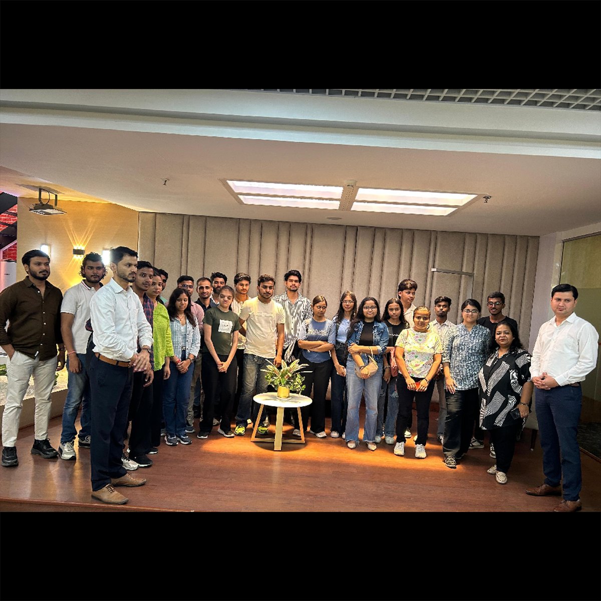 IVSSchoolIndia's tweet image. A day full of light and learning! 
Students explored innovative lighting at the Havells Experience Centre.
#LightingDesign #HavellsVisit #DesignStudents #IndustryExposure #IVSLearning #FutureDesigners