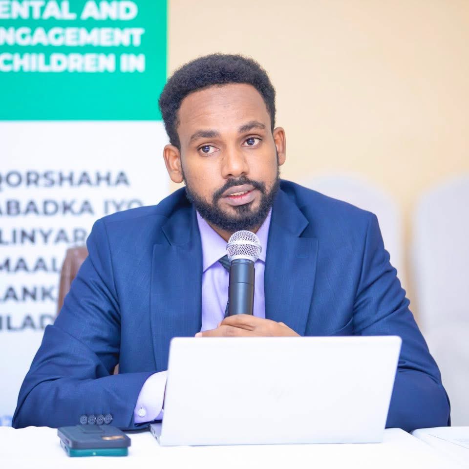 MoECC_Somalia's tweet image. The @MoECC_Somalia, in partnership with UNICEF, held a national workshop in Mogadishu on youth and children’s role in climate action. Opened by DG Mr. Abdirisak Ahmed Ali, the plan was endorsed to empower young voices for a greener, resilient Somalia.