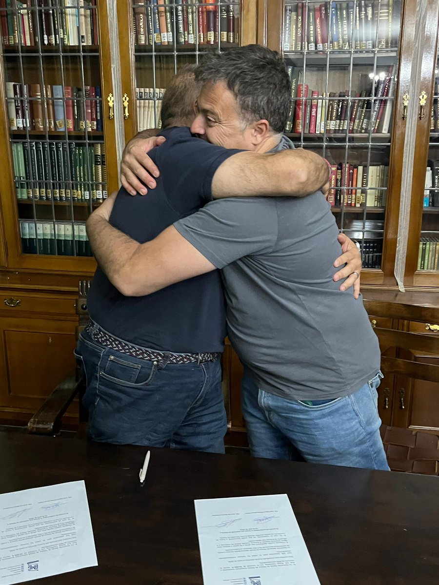 🥁Hoy anunciamos la renovación por 4 años más, de nuestro Director Artístico, José Luis Bueno Cardeñosa. Estamos convencidos que continuaremos con una etapa repleta de música de calidad, trabajo serio, retos y diversión, como nos viene acostumbrando todos estos años desde 2019 💙