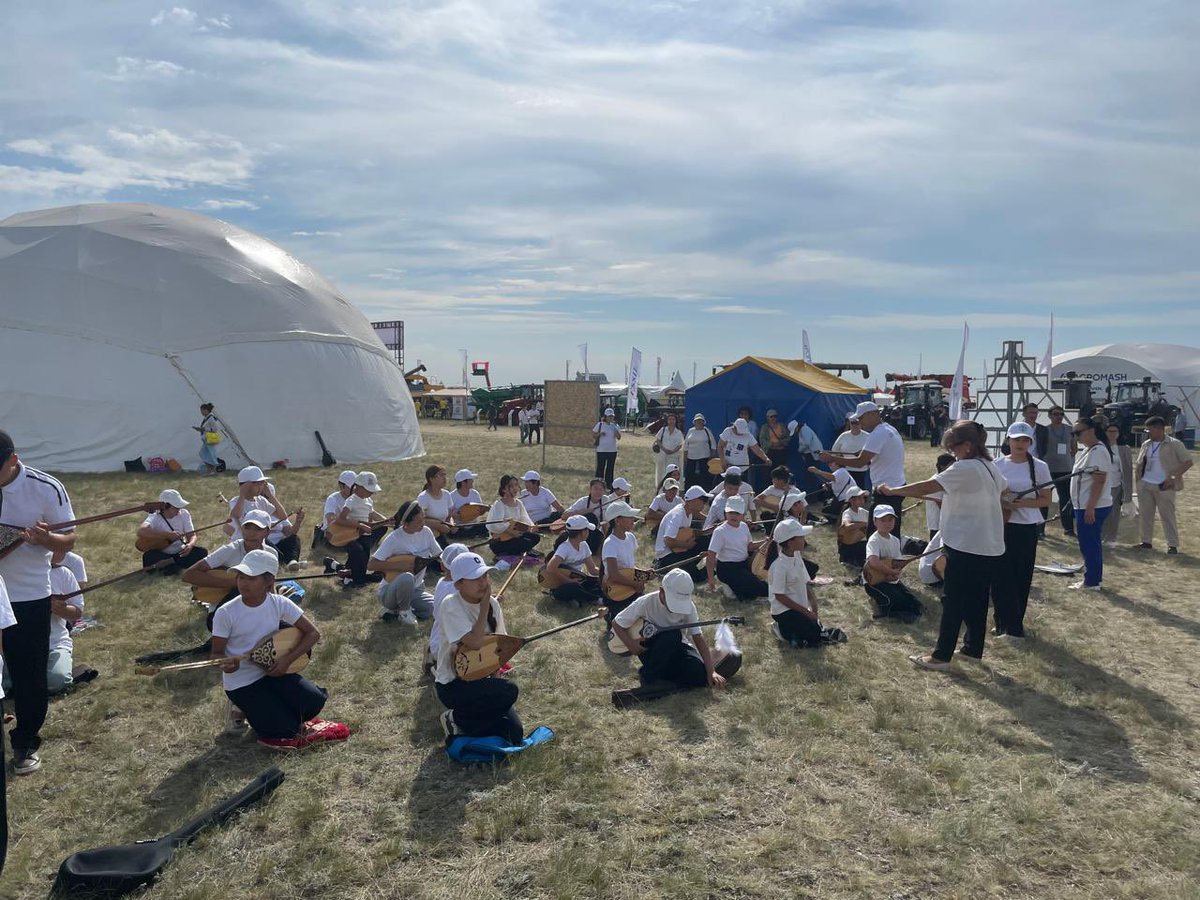 Delighted to support great 🇬🇧 companies today at one of Kazakhstan’s most important annual agricultural exhibitions. Fantastic to see connections being made that will drive #innovation, improve #productivity and ensure the long-term sustainability of 🇰🇿 agricultural sector 🐄 🌾