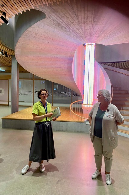 emba_uzh's tweet image. We just wrapped up an intense and inspiring week in the Executive MBA at the University of Zurich!
First we explored Economics & Behavioral Decision Science with Prof. Dr. Björn Bartling — diving into how rational decisions are made, why we often deviate from them, and how to…
