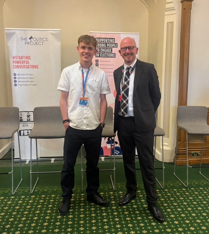 BrianLeishmanMP's tweet image. It was great to meet @BenMSYP in Westminster yesterday and hear about the brilliant work the Scottish Youth Parliament does. Ben is a fantastic representative and champion for Clackmannanshire! 👏
