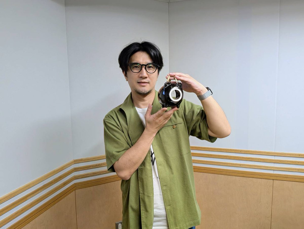 本日深夜1時30分からは、#鉄塔ひとり 放送です！

鉄塔さん、何やらかわいいものを
持っております🌀🦟🐷

イベントもあと1週間ちょっと！
着々と準備中です✨

📻radiko📻
 radiko.jp/share/?sid=QRR…

今夜も感想ポストお待ちしています🗼