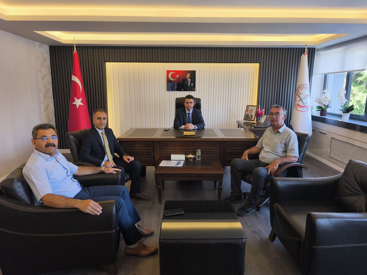 Kaymakamımız sayın Murat EREN, İlçe Milli Eğitim Müdürlüğü’nü ziyaret ederek müdürlüğümüzün faaliyetleri hakkında bilgi aldı.
<a href="/Murat_Eren/">Murat EREN</a>