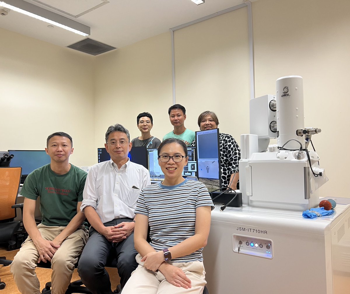 Today marks the end of our training for the new SEM. A big thank you to Mr George Ng from Oxford Instruments, Ms Anna Liew from JEOL Asia and Mr Junichi Nakakobaru from System in Frontier Inc, for the training and assistance!