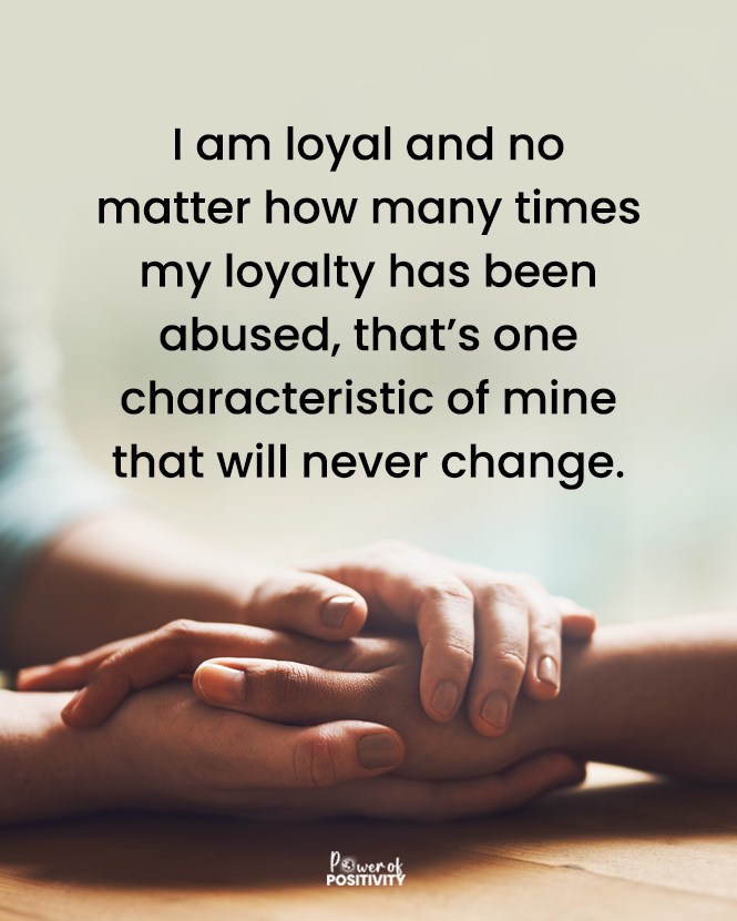 LIVEpositivity's tweet photo. I am loyal...🐾🤞 https://t.co/7wH0IC09tP