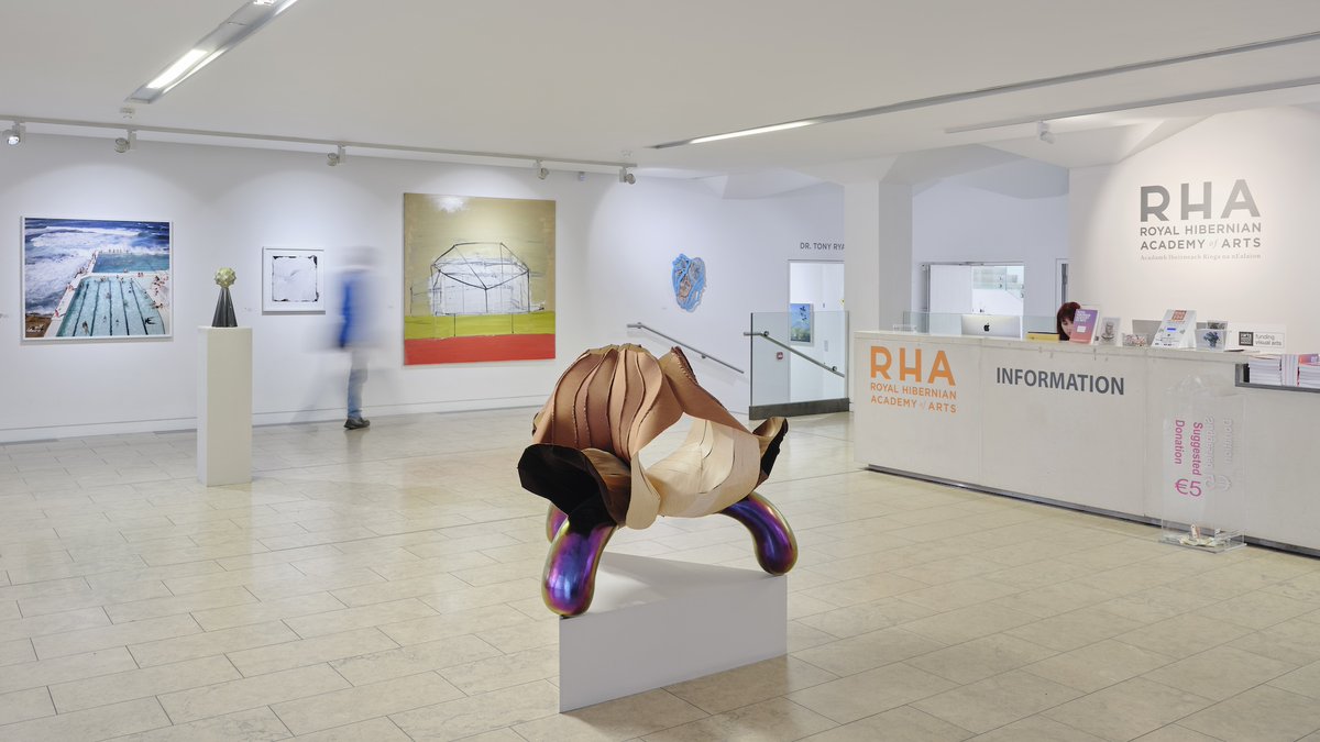 RHAGallery's tweet image. Time is running out to see the 195th RHA Annual Exhibition in association with @McCannFitz - it continues until Sunday 3rd August.
Online at rhagallery.ie
Photographs - Ros Kavanagh.
#RHA195 #GoFurther#McCannFitzGerald