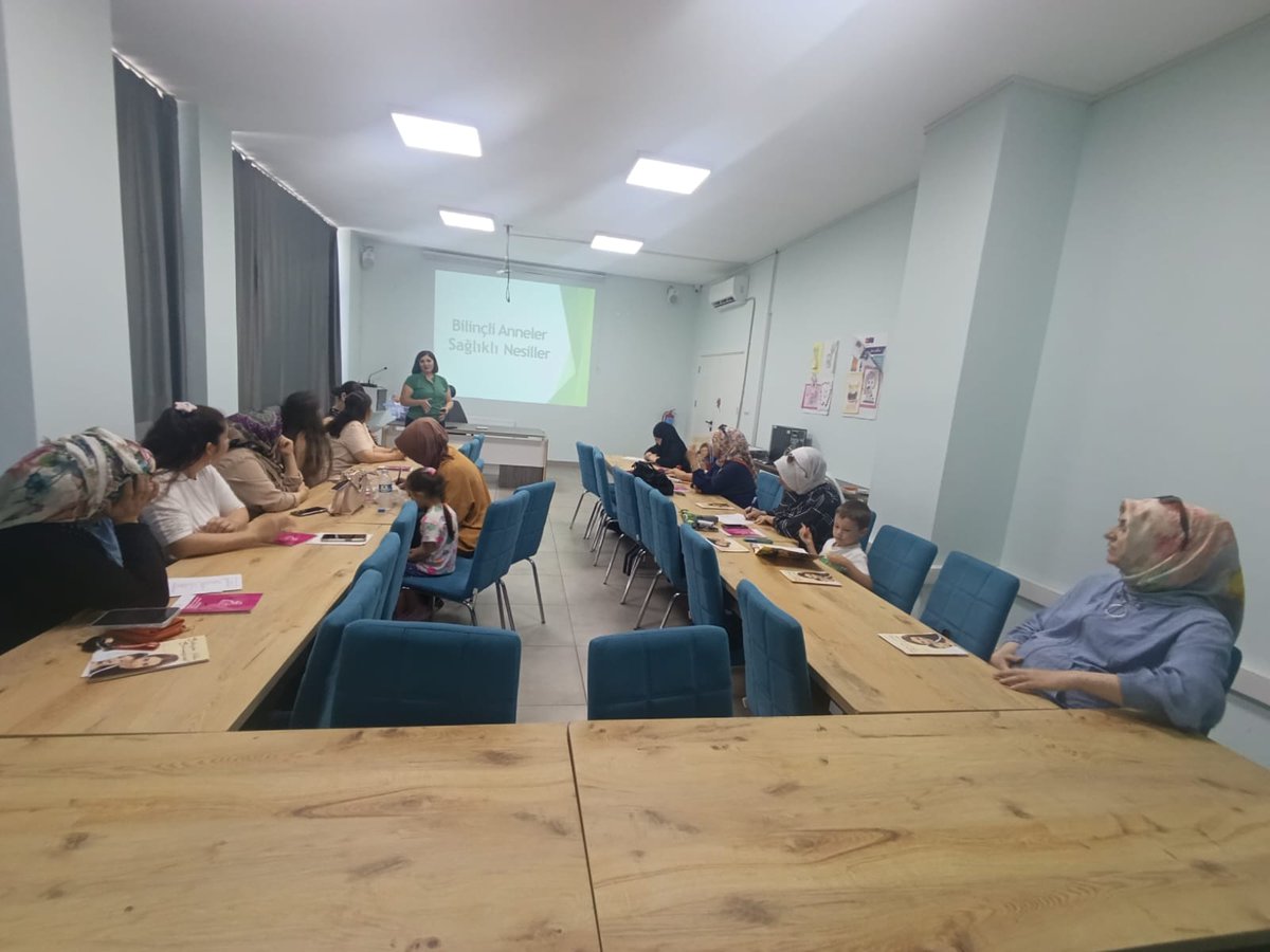 Müdürlüğümüz Sağlıklı Hayat Merkezi Gebe Okulunda  gebelerimize doğum süreci, lohusalık süreci ,anne sütünün önemi,doğru emzirme teknikleri,aile planlaması, bebek bakımı ve yapılması gereken taramalar konusunda eğitim verilmiştir.