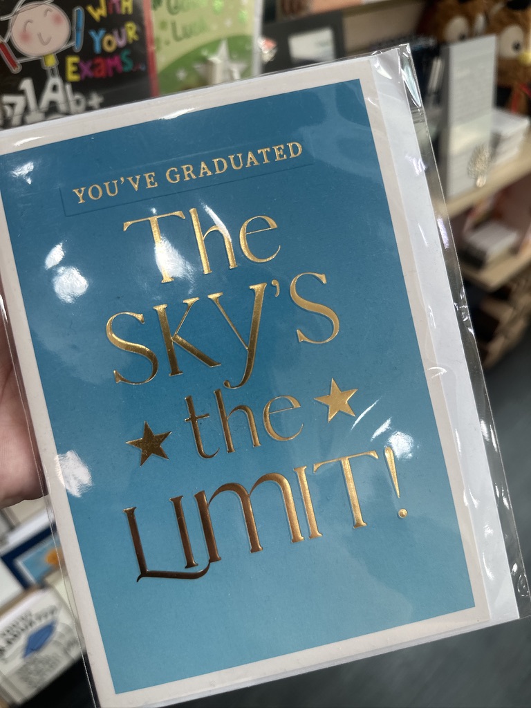 FestivalPlace's tweet image. Caps off to the Class of 2025! 🎓
Graduation season is here, and it’s time to celebrate the hard work, big dreams, and new beginnings! Grab the prefect graduation card and gifts from Clintons.