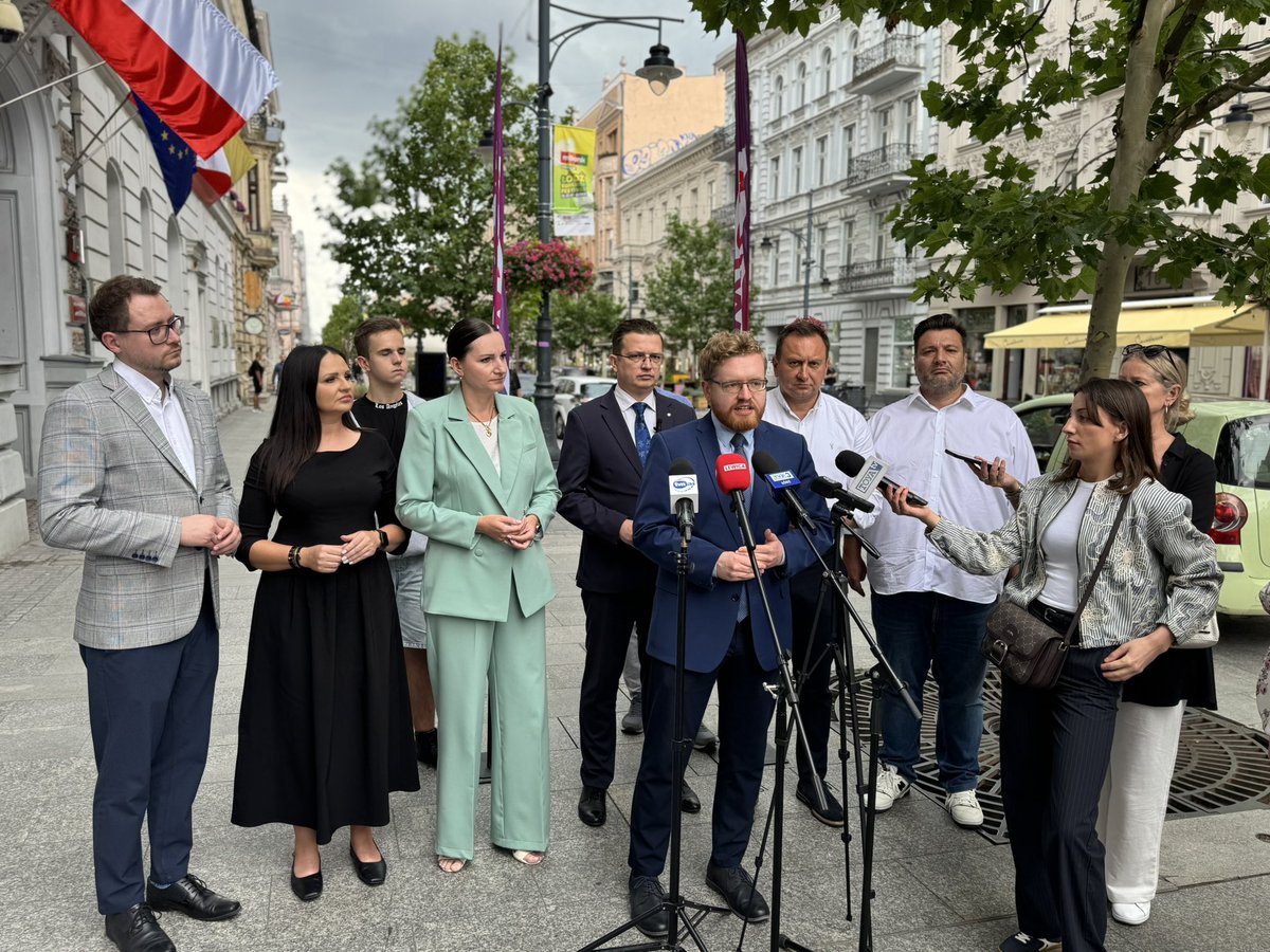 poselTTrela's tweet image. O rekordowym budżecie i rozwoju cyfryzacji w województwie łódzkim – i nie tylko. Dziś Łódź odwiedził wiceminister cyfryzacji @DStanderski . ✅🤝