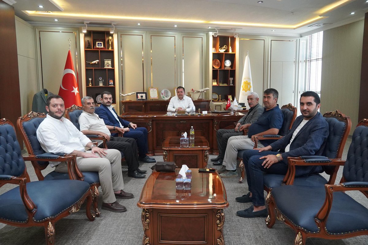 CHP HALİLİYE 🇹🇷 (@haliliyeicinchp) on Twitter photo İlçe Başkanımız Sn. Mehmet Can Kılıç, İlçe Örgütü Üyelerimiz, Şanlıurfa Ticaret ve Sanayi Odası Başkanı Sn. Mehmet Doğan Yetim'i makamında ziyaret etmiştir.
Nazik evsahipliği ve misafirperverliği için teşekkür ederiz.
<a href="/mdoganyetim/">Mehmet Doğan Yetim</a> <a href="/avmehmetkilic63/">Mehmet Can KILIÇ</a> İlçe Başkanımız Sn. Mehmet Can Kılıç, İlçe Örgütü Üyelerimiz, Şanlıurfa Ticaret ve Sanayi Odası Başkanı Sn. Mehmet Doğan Yetim'i makamında ziyaret etmiştir.
Nazik evsahipliği ve misafirperverliği için teşekkür ederiz.
<a href="/mdoganyetim/">Mehmet Doğan Yetim</a> <a href="/avmehmetkilic63/">Mehmet Can KILIÇ</a>