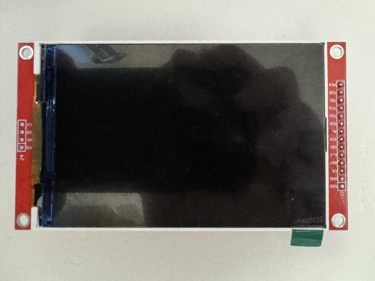 hidezosun's tweet image. Arduino IDEで、SDカードを読み込むの苦戦中。
そもそも、ILI9488って基板の中で、TFT側のMOSI,MISOとSD側のMOSI,MISOは繋がっているのだろうか?配線が必要?