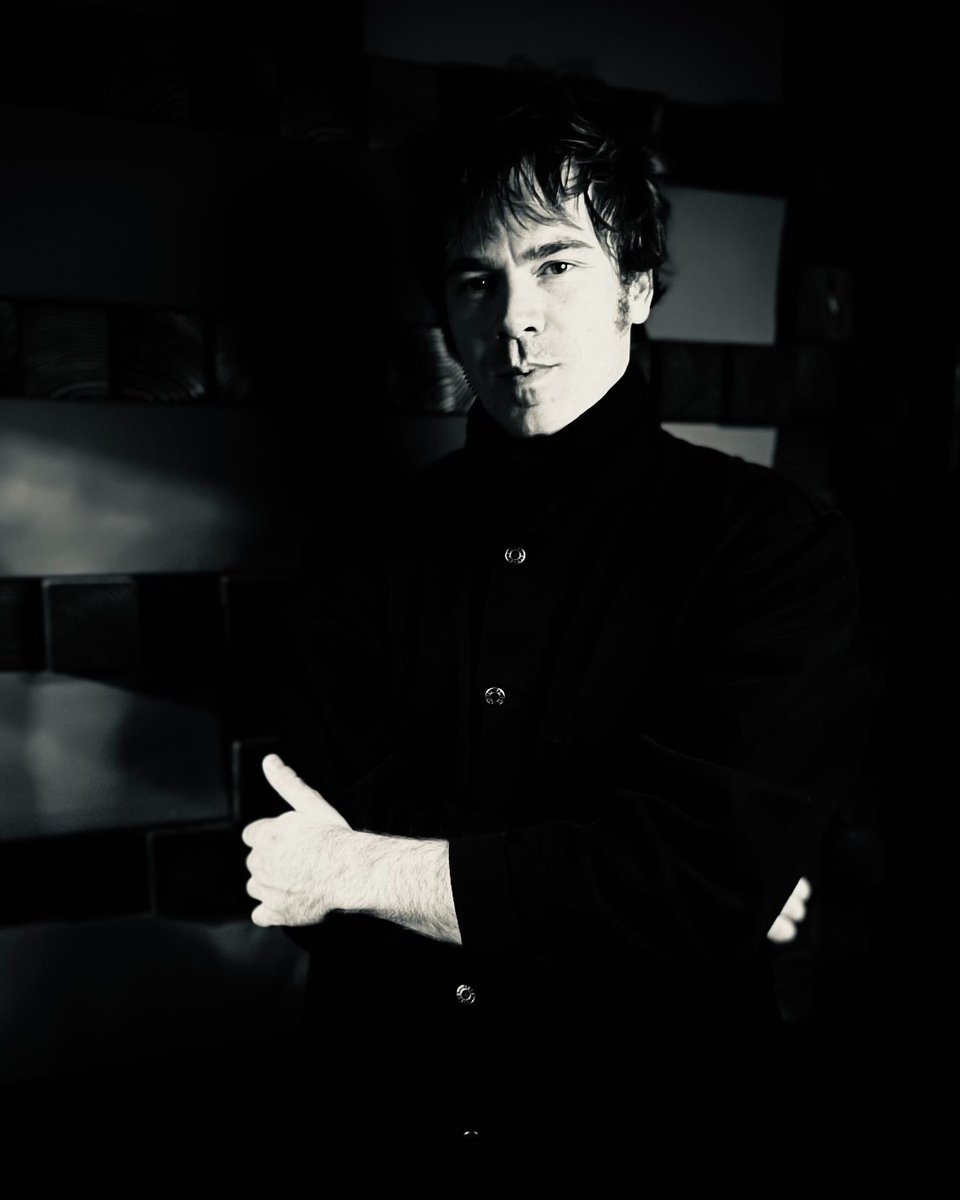 SpeakeasyPromo's tweet image. TONIGHT :: Nelward premieres his Live Band at The Drunken Unicorn w/ special guests Sudie and Black Obsidian. Tickets : bigtickets.com/e/spnb/nelward…
@nelward64