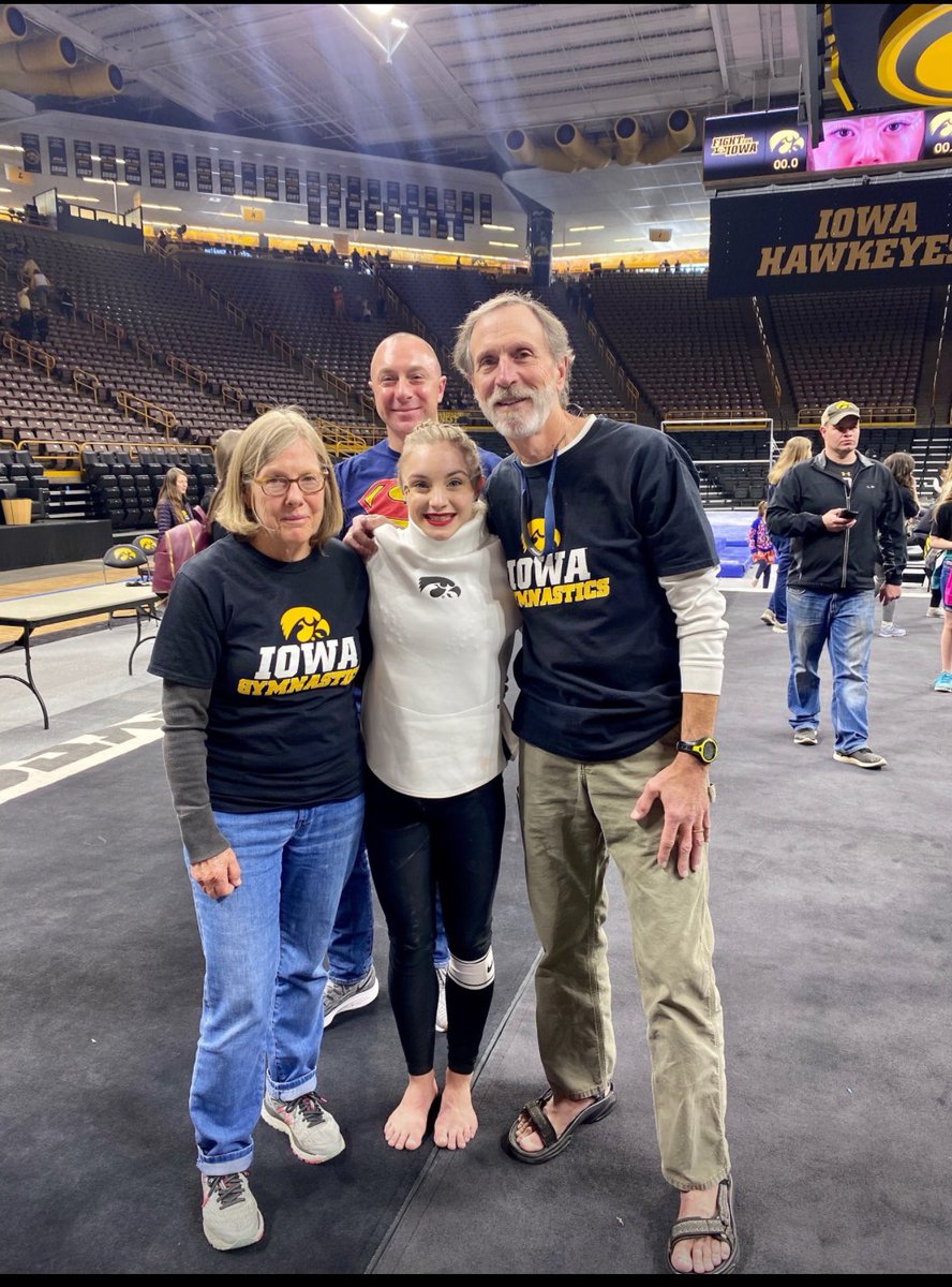 ap3266's tweet photo. Happy 25th birthday to the one and only @Laureng1515! The next 18 months are going to be the best ever! Love you! https://t.co/C7JaCfmmxg