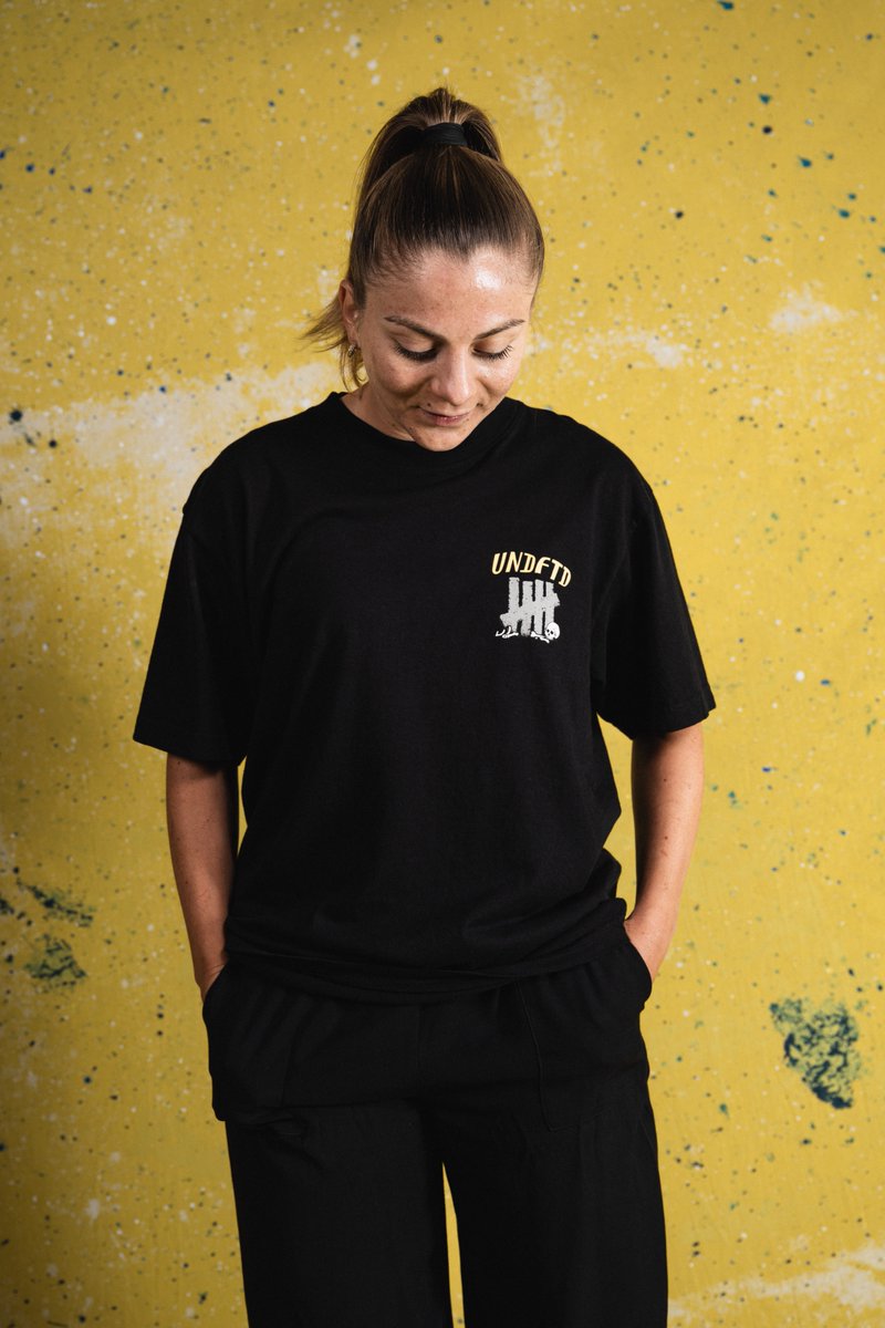 Repping <a href="/UNDEFEATEDinc/">UNDEFEATED</a>. 🖤