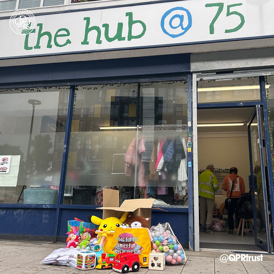 QPRtrust's tweet image. Big thanks to Paul Smyth and former @QPR player Kenneth Paal for donating toys to the local community! 🎁

Toys collected at Loftus Road were delivered to @thehub75 - a food bank in White City, helping spread joy this summer 🧸💙