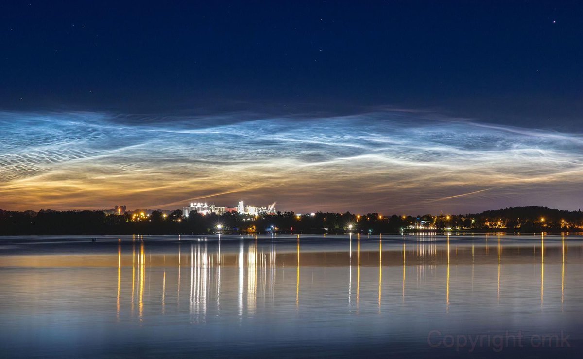 AstroBin_com's tweet image. AstroBin's Image of the Day: "Yesterday's NLC clouds over Lake Nyskie (Poland)" by cmk
astrobin.com/kct3gj/
#astrophotography