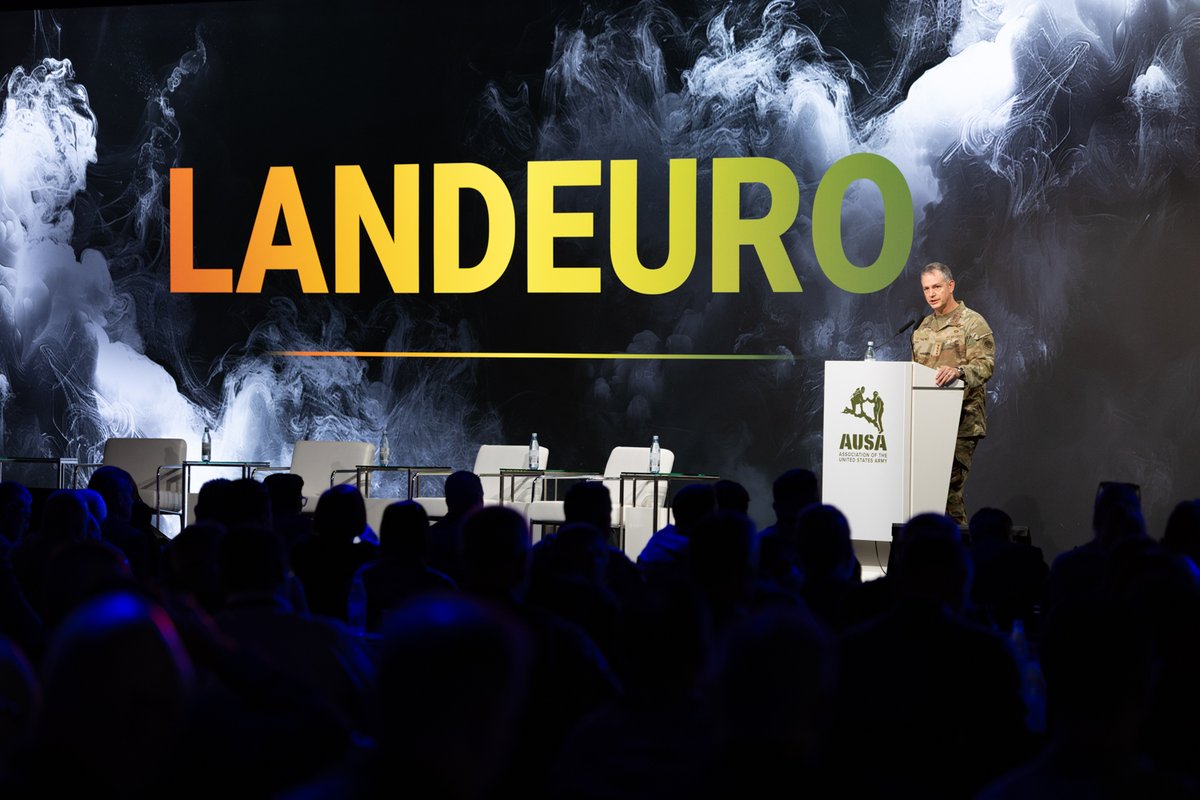 USArmyEURAF's tweet image. 💪 Combat operations drive innovation! At #LANDEURO, Gen. Grynkewich (SACEUR) discussed leveraging emerging tech to achieve strategic effects. "We must keep up with the pace and cycle of innovation." 🚀
Read more 👇 army.mil/article/287133.