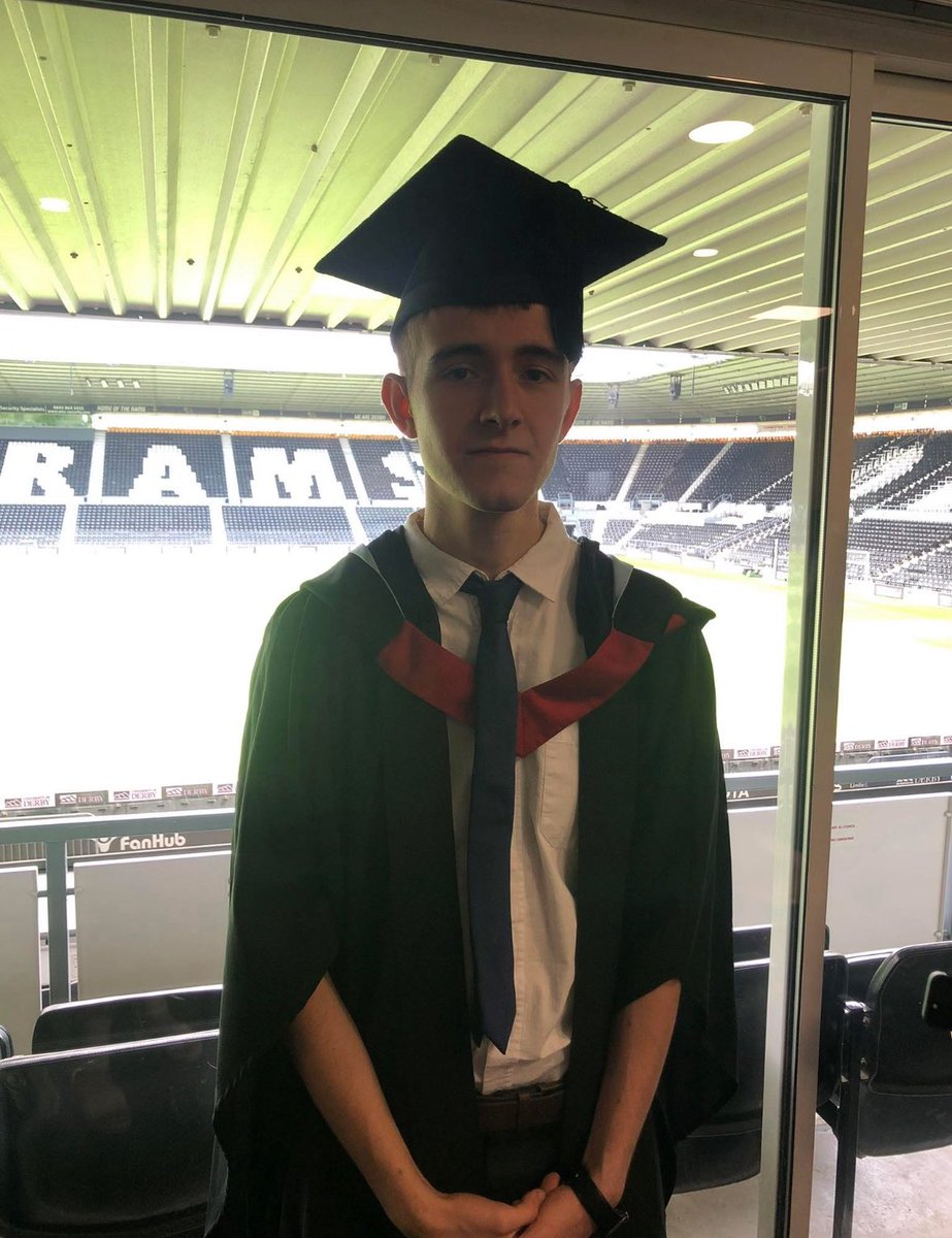 UoDFootyJournos's tweet photo. 🎓 Our third years graduated yesterday and we couldn’t be any prouder of them and their achievements. 

👋🏻 We wish you all the best of luck with your next chapter. Don’t be strangers! 

#derbyuni #derbygrad #classof2025 https://t.co/LxV4c4OqMS
