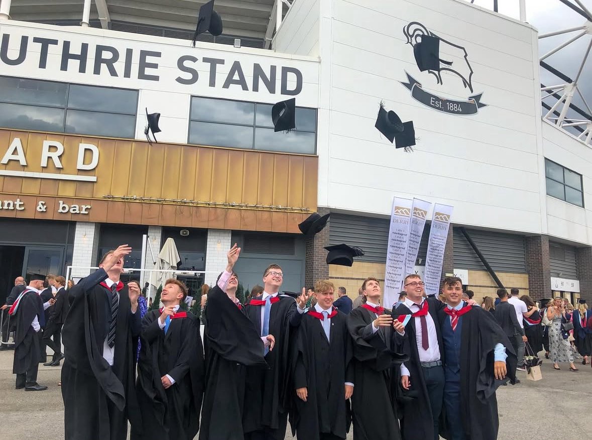 UoDFootyJournos's tweet photo. 🎓 Our third years graduated yesterday and we couldn’t be any prouder of them and their achievements. 

👋🏻 We wish you all the best of luck with your next chapter. Don’t be strangers! 

#derbyuni #derbygrad #classof2025 https://t.co/LxV4c4OqMS