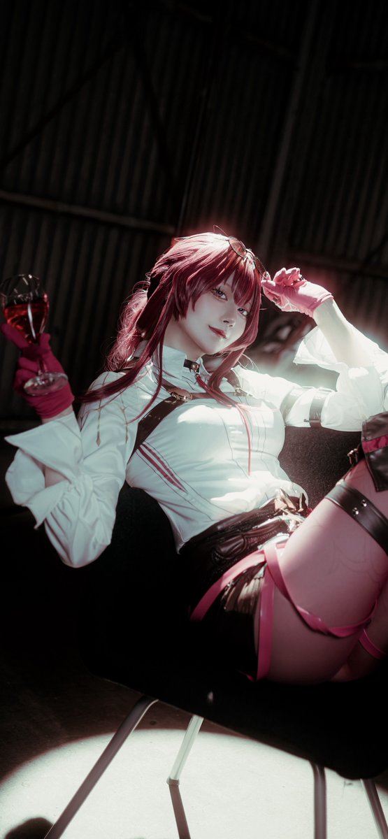 君も一杯、どうかしら？