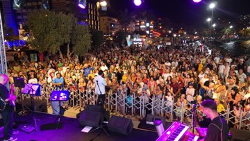 Kuşadalılara Unutulmaz Yaz Gecesi