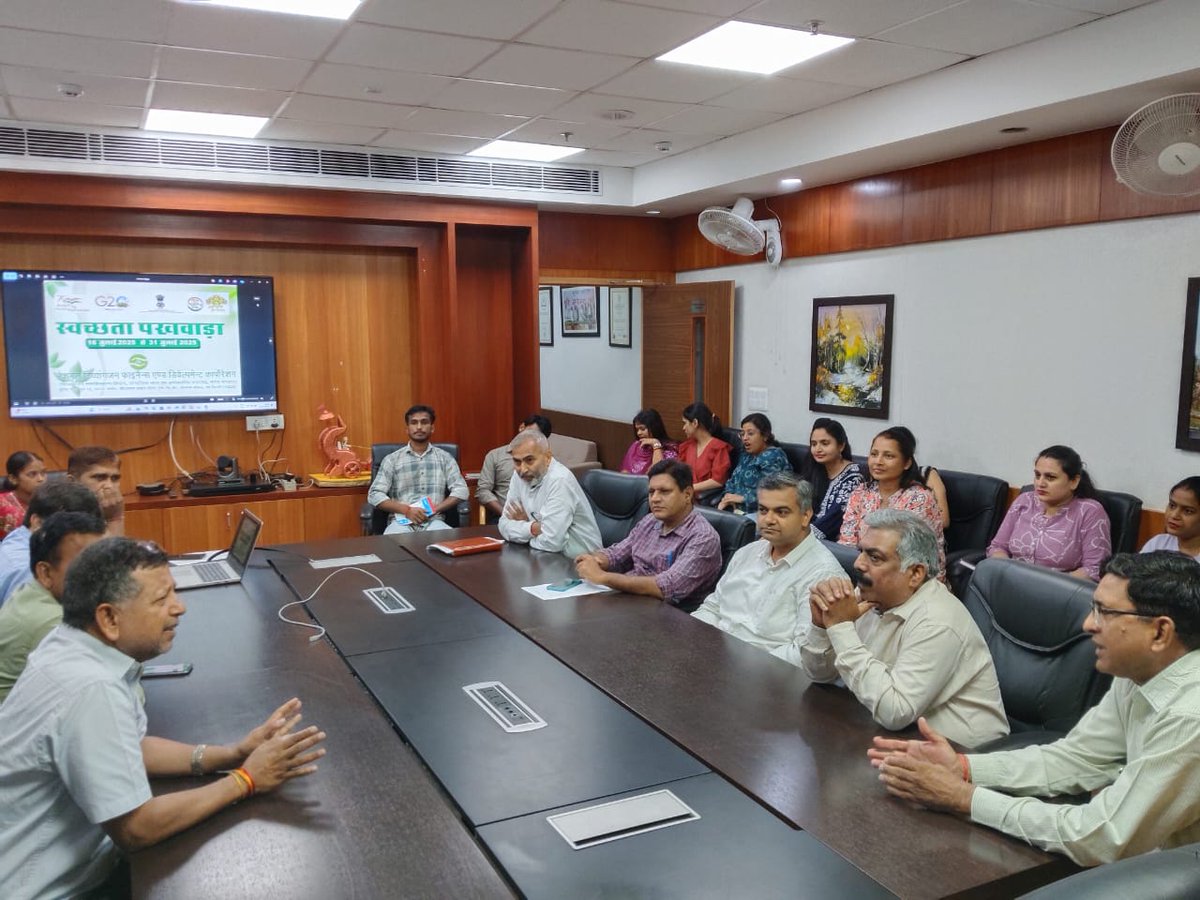 NDFDC (@ndfdcindia) on Twitter photo <a href="/ndfdcindia/">NDFDC</a> में स्वच्छता पखवाड़ा 2025 का शुभारंभ। इस अवसर पर निगम के अध्यक्ष एवं प्रबंध निदेशक श्री अनिल कुमार द्वारा वरिष्ठ अधिकारियों की उपस्थिति मे सभी कार्मिकों को स्वच्छता की शपथ दिलाई गई । <a href="/socialpwds/">Divyang Empowerment</a>
<a href="/sbmvns/">SwachhBharatMission</a> <a href="/Drvirendrakum13/">Dr. Virendra Kumar</a> #SwachhataHiSeva #स्वच्छता_पखवाड़ा
#Swachhata <a href="/ndfdcindia/">NDFDC</a> में स्वच्छता पखवाड़ा 2025 का शुभारंभ। इस अवसर पर निगम के अध्यक्ष एवं प्रबंध निदेशक श्री अनिल कुमार द्वारा वरिष्ठ अधिकारियों की उपस्थिति मे सभी कार्मिकों को स्वच्छता की शपथ दिलाई गई । <a href="/socialpwds/">Divyang Empowerment</a>
<a href="/sbmvns/">SwachhBharatMission</a> <a href="/Drvirendrakum13/">Dr. Virendra Kumar</a> #SwachhataHiSeva #स्वच्छता_पखवाड़ा
#Swachhata