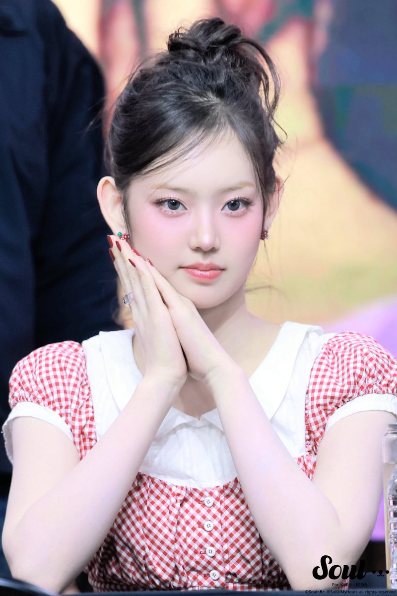 250329

갑자기 딸기잼 너무 먹고 싶어…
🍓(｡•ㅅ•｡)🍓

#이솔 #LEESOL #kiiikiii #키키