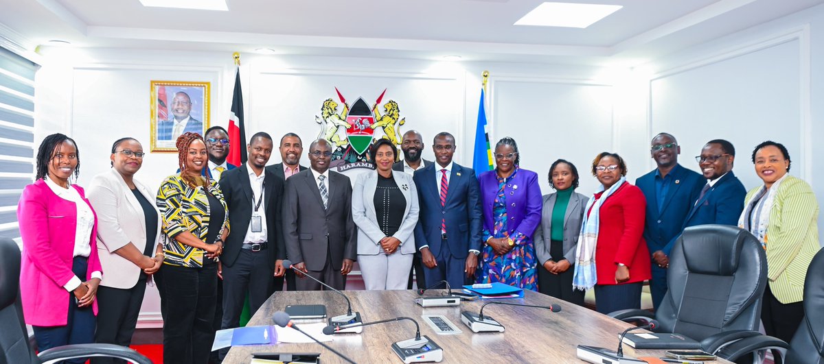 Chu4Uhc's tweet photo. This week, @MOH_Kenya convened a high-level meeting with @JNJHealthEquity and @Chu4Uhc to explore key areas in Community Health, Mental Health &amp; Nursing. Together, they aim to:
✅ Empower nurses with leadership skills
✅ Strengthen #CHS
✅ Expand access to mental health services https://t.co/nrVMYdfTdT