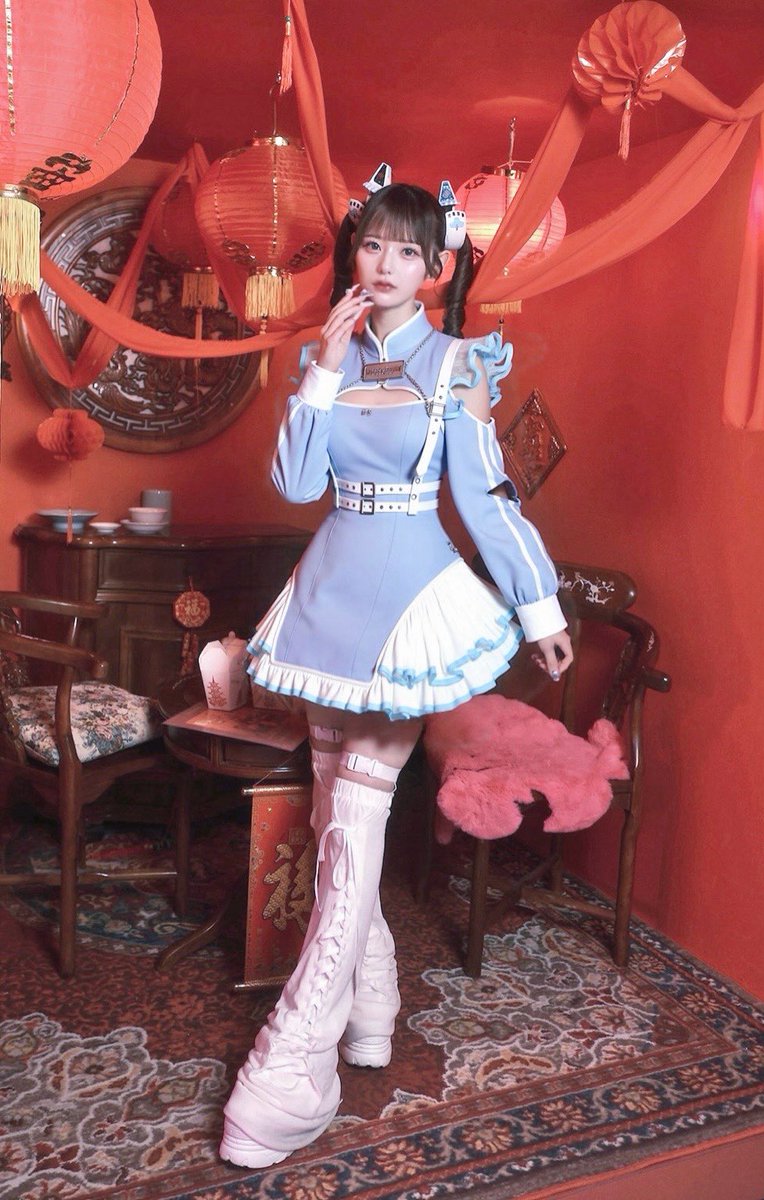 ❤︎ prettychuuの齊藤千夏ちゃんが着こなす、シンデレラブルーの