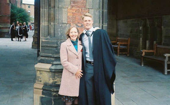 NCLalumni's tweet image. Graduations are a special time for all our students, particularly if they've followed in the footsteps of parents to join @UniofNewcastle! π
Read our conversation with 2024 grad Rory and his mum Nickie, who studied on campus in the 1980s π bit.ly/3IoFgRl
#NCLgrad