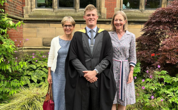NCLalumni's tweet image. Graduations are a special time for all our students, particularly if they've followed in the footsteps of parents to join @UniofNewcastle! π
Read our conversation with 2024 grad Rory and his mum Nickie, who studied on campus in the 1980s π bit.ly/3IoFgRl
#NCLgrad