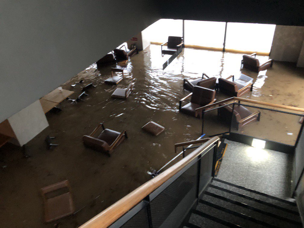 광주 신안동 스벅이래요 방금 친구한테 사진 받음