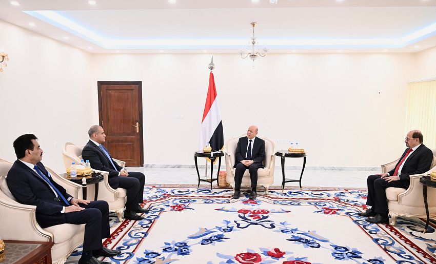 وزارة خارجية الجمهورية اليمنية (@yemen_mofa) on Twitter photo #عدن|| أدى اليمين الدستورية أمام فخامة الرئيس الدكتور رشاد محمد العليمي، رئيس مجلس القيادة الرئاسي، بقصر معاشيق اليوم الخميس، كلٌّ من السفير محمد عبدالله الحضرمي، بمناسبة تعيينه سفيراً فوق العادة ومفوضاً لدى جمهورية التشيك <a href="/PragueYemen/">Yemen Embassy in Prague</a>، والسفير سالم أحمد عبدالله بلفقيه، بمناسبة #عدن|| أدى اليمين الدستورية أمام فخامة الرئيس الدكتور رشاد محمد العليمي، رئيس مجلس القيادة الرئاسي، بقصر معاشيق اليوم الخميس، كلٌّ من السفير محمد عبدالله الحضرمي، بمناسبة تعيينه سفيراً فوق العادة ومفوضاً لدى جمهورية التشيك <a href="/PragueYemen/">Yemen Embassy in Prague</a>، والسفير سالم أحمد عبدالله بلفقيه، بمناسبة
