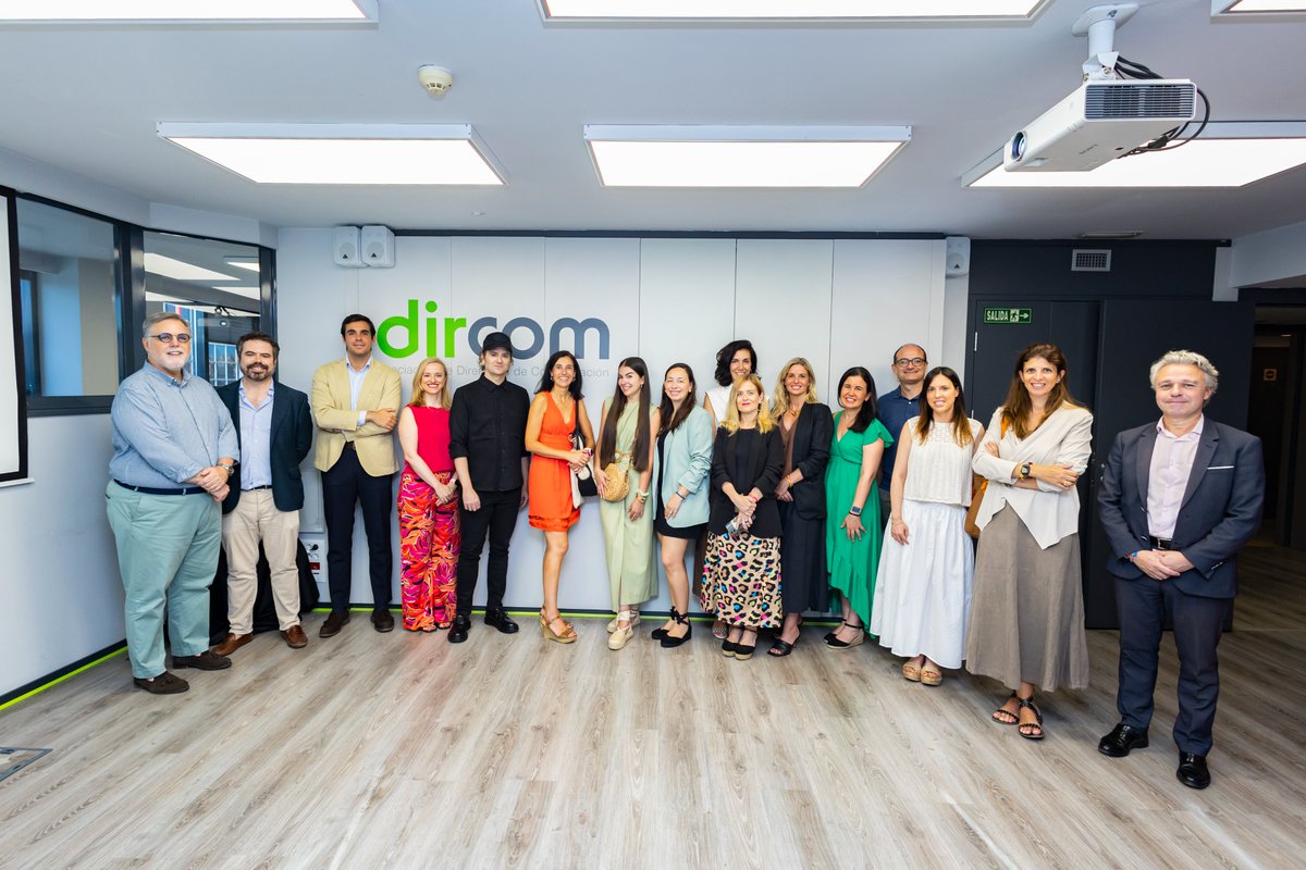 DircomSpain's tweet image. Esta mañana, en Dircom hemos dado la bienvenida a nuevos socios con un desayuno de verano en nuestra sede.
🗣️ “Vuestra incorporación refuerza nuestra misión y demuestra que creéis en el valor estratégico de la comunicación”, afirmó @mlopezquesada .
dircom.org/2025/07/17/dir…