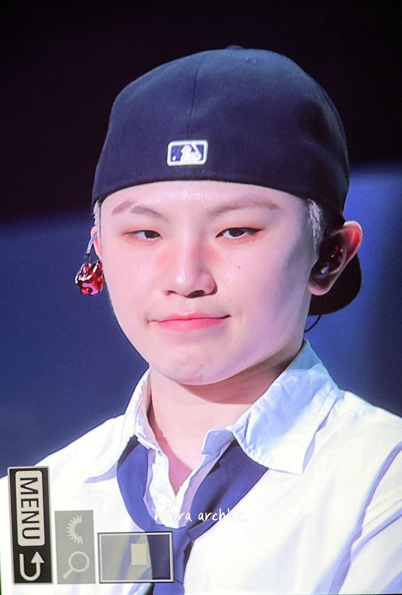hanra_archive's tweet photo. 250717 BUNTAI 팬파티 
겸둥잉>,<

#우지 #WOOZI #ウジ #세븐틴 #Seventeen https://t.co/ey0E9dZCQ2