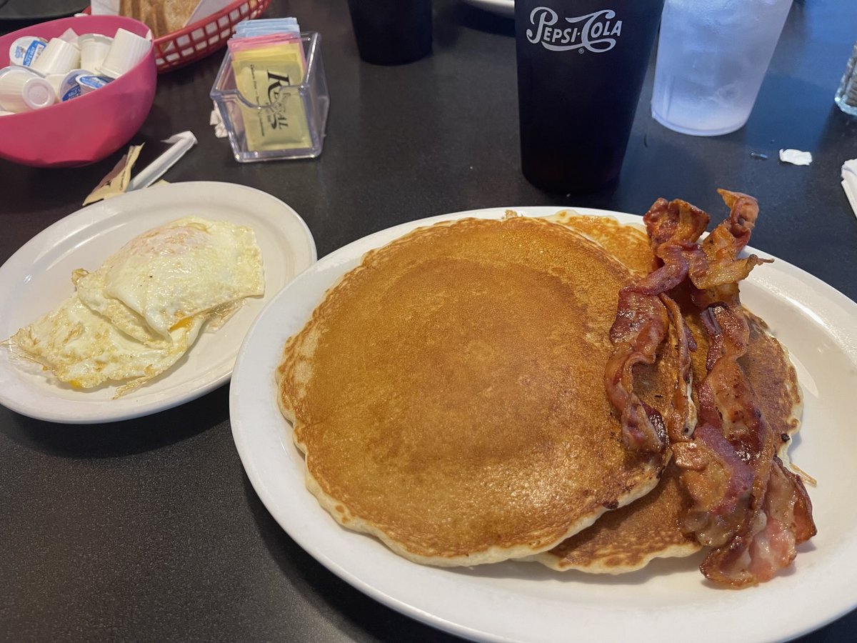 HalversonLaurie's tweet image. Main Street Coffee Shop in Shallotte. Breakfast is here!