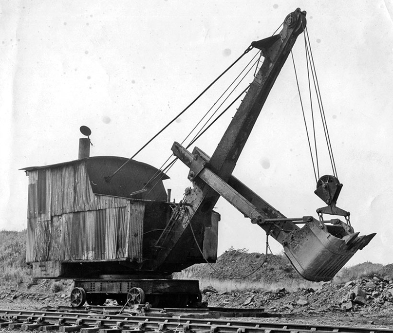 AndrewRawson11's tweet image. 21 million tons iron ore a year was required to make the steel for munitions during WW1. A lot came from Spain, exchanged for coal. Steam shovels helped 250,000 miners (some of them prisoners of war) dig it in Britain, some at the coastal Hodbarrow mine in Cumbria.
