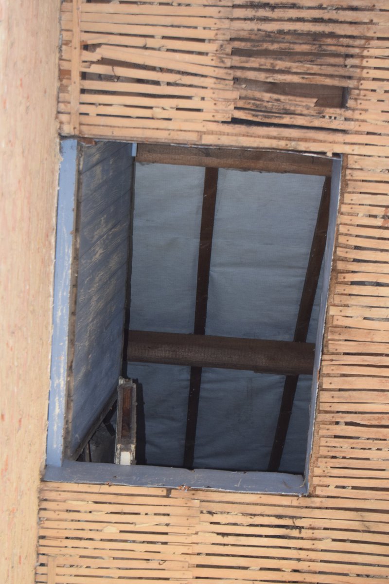 polemicarc's tweet image. Let's see how the repairs on this old style plasterwork are going.