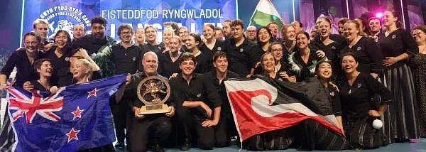 Chorallyco's tweet image. 🎉 Aotearoa shines on the world stage!
The New Zealand Youth Choir has won Choir of the World at the 2025 Llangollen International Musical Eisteddfod in Wales, taking home the prestigious Pavarotti Trophy 🏆
chorally.co/c/performing-c…