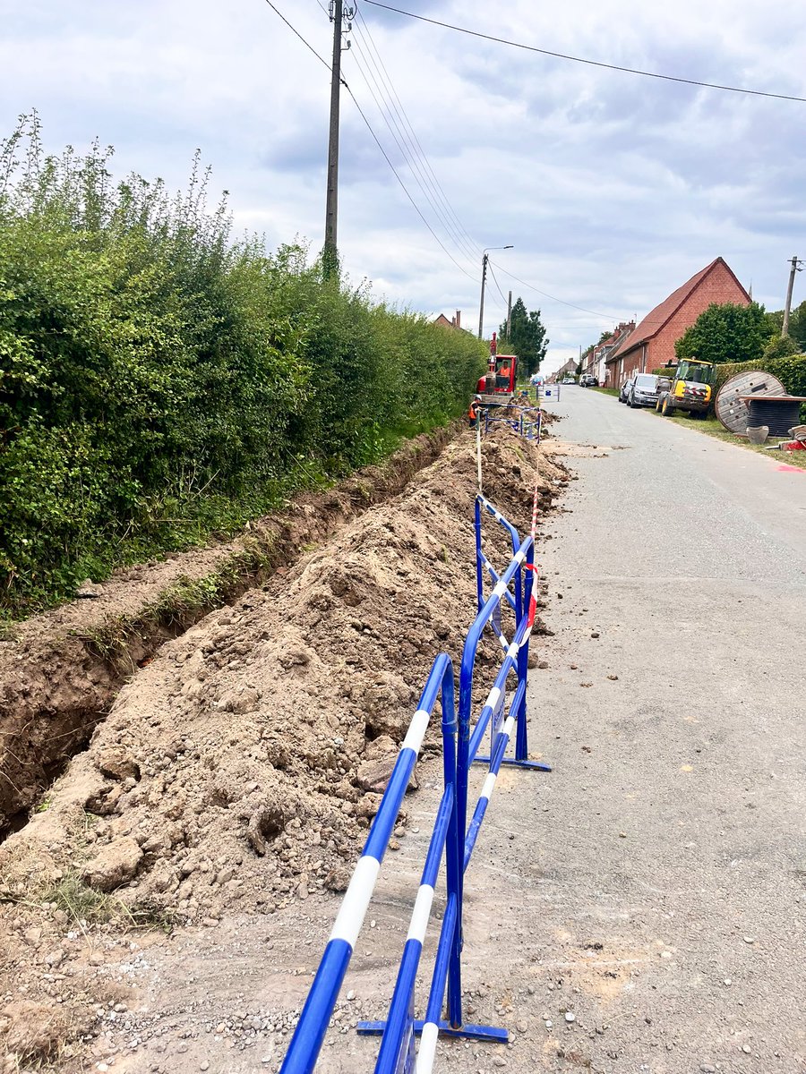 🚧 Chantier en cours 🚧
L’entreprise <a href="/Groupe_Ramery/">Ramery</a> intervient actuellement route de Poperinghe à Steenvoorde pour le compte du TE Flandre !
Un chantier d’enfouissement des réseaux au service de la qualité de vie et de l’esthétique 💡🌿