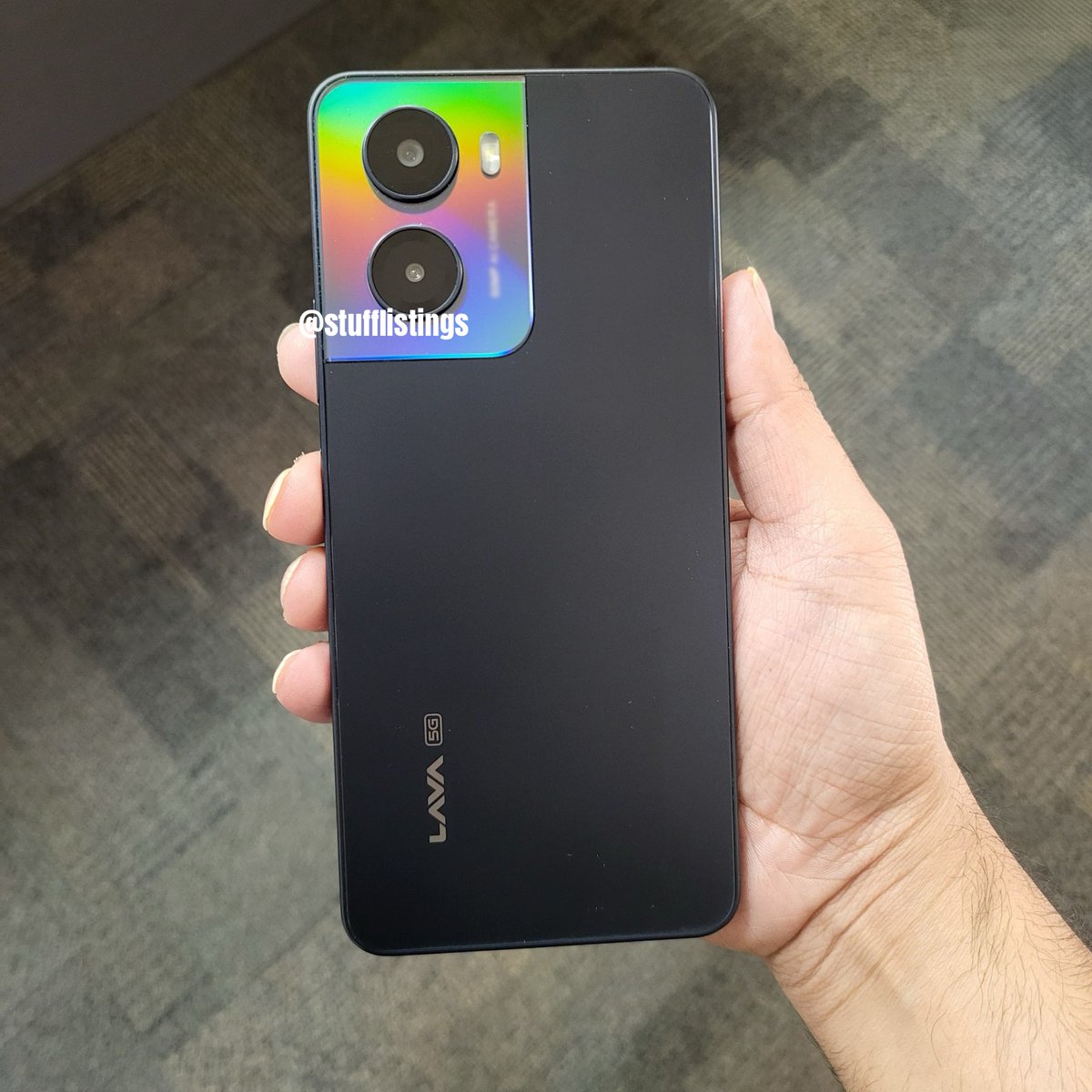 stufflistings's tweet image. This is the Lava Blaze Dragon.
Launching this month in India with the following speculated features.
- Snapdragon 4 Gen 2
- 128GB UFS 3.1 storage
- Stock Android 15
Will share more details ASAP.
Meanwhile, what are your thoughts on the design?
#Lava #LavaBlazeDragon