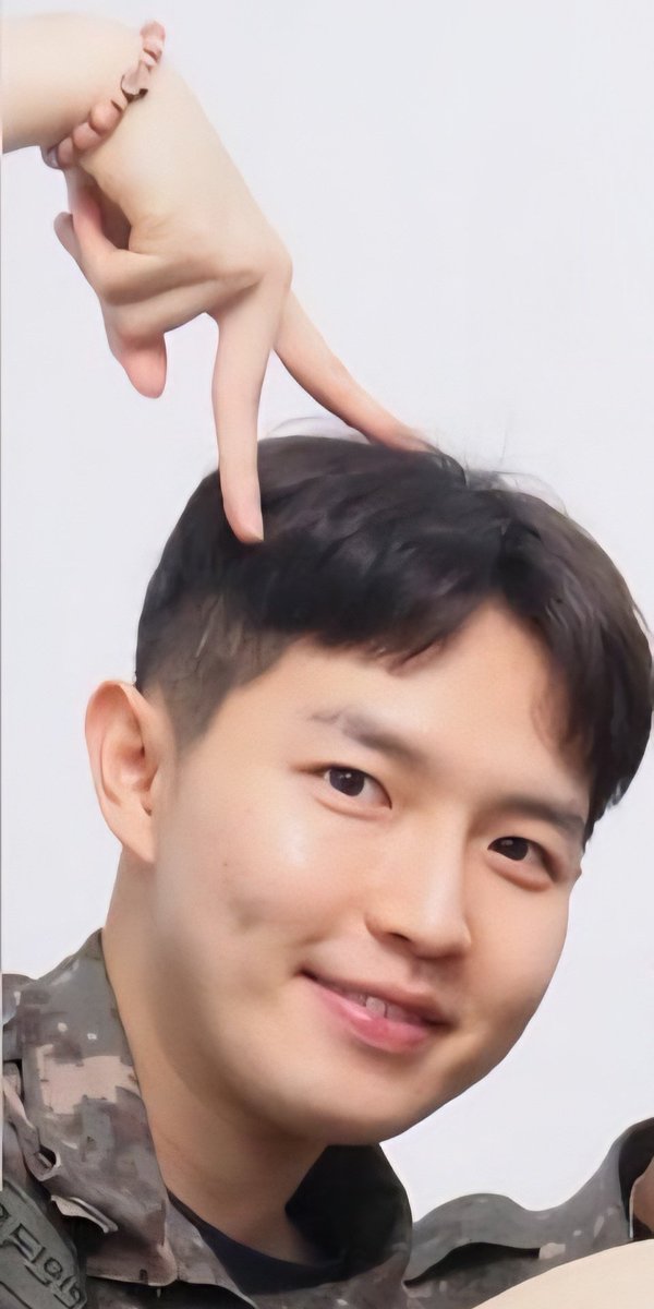 김군인이 너무너무 구여움😊😊