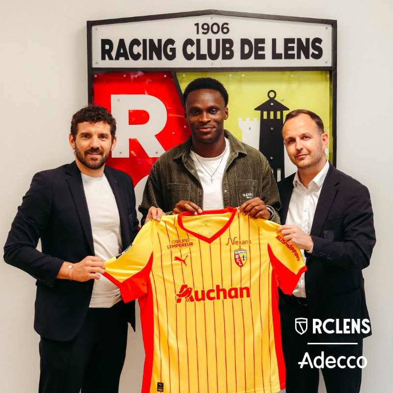 RCLens's tweet photo. 𝙽𝚘𝚞𝚟𝚎𝚊𝚞 𝙻𝙴𝙽𝚂𝙾𝙸𝚂 : Samson Baidoo ❤💛

Fort de 117 apparitions au plus haut niveau (dont 16 en @ChampionsLeague) à 21 ans, l'international autrichien allie rigueur et puissance. Il rejoint le Racing jusqu'en 𝟐𝟎𝟑𝟎 en provenance du @RedBullSalzburg.

#Baidoo2030