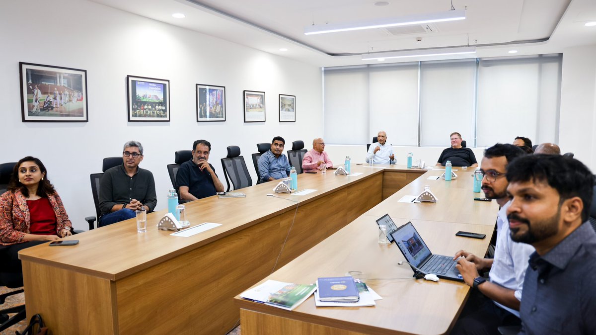 ChanakyaUni's tweet image. An Inspiring Interaction at Chanakya University!

We were honoured to host John Colgrove, Founder and Chief Visionary Officer (CVO) of Pure Storage, for an engaging session with our faculty and students.

As part of their visit to our Global Campus, John and his India team shared…